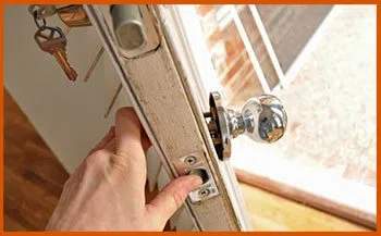 Ypsilanti MI Locksmith Store Ypsilanti, MI 734-250-9850 - 12-changing-locks